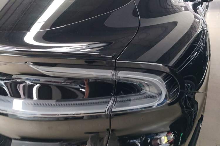 Used Xiaomi Auto YU7 2025 Ultra-Long Range All-Wheel Drive Pro Version Right Rear Taillight