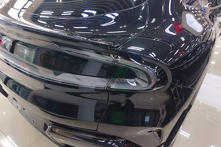 Used Xiaomi Auto YU7 2025 Ultra-Long Range All-Wheel Drive Pro Version Right Rear Taillight