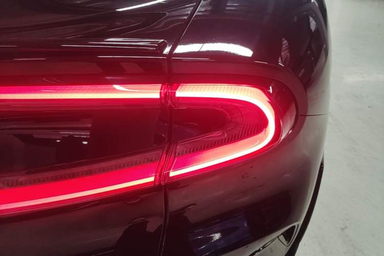 Used Xiaomi Auto YU7 2025 Ultra-Long Range High-Performance All-Wheel-Drive Max Edition Right Rear Taillight