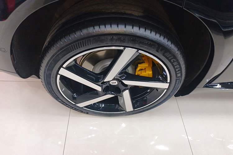 Used Xiaomi Auto YU7 2025 Ultra-Long Range All-Wheel Drive Pro Version Right Rear Wheel Hub