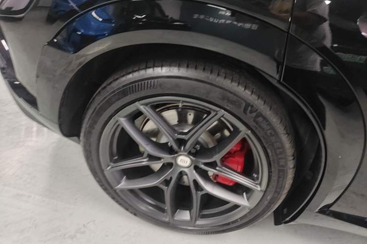 Used Xiaomi Auto YU7 2025 Ultra-Long Range High-Performance All-Wheel-Drive Max Edition Right Rear Wheel Hub