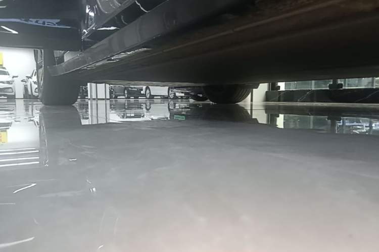 Used Xiaomi Auto YU7 2025 Ultra-Long Range Rear-Wheel Drive Version Right Side Sill