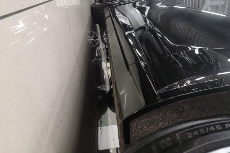 Used Xiaomi Auto YU7 2025 Ultra-Long Range High-Performance All-Wheel-Drive Max Edition Right Side Sill