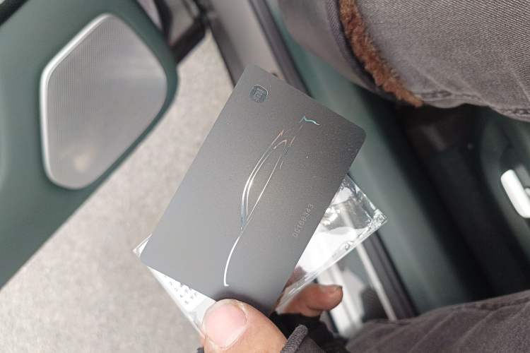 Used Xiaomi Auto YU7 2025 Ultra-Long Range High-Performance All-Wheel-Drive Max Edition Vehicle Key