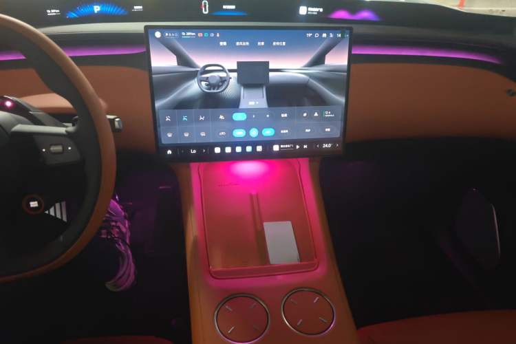 Used Xiaomi Auto YU7 2025 Ultra-Long Range All-Wheel Drive Pro Version Audio And AC Panel