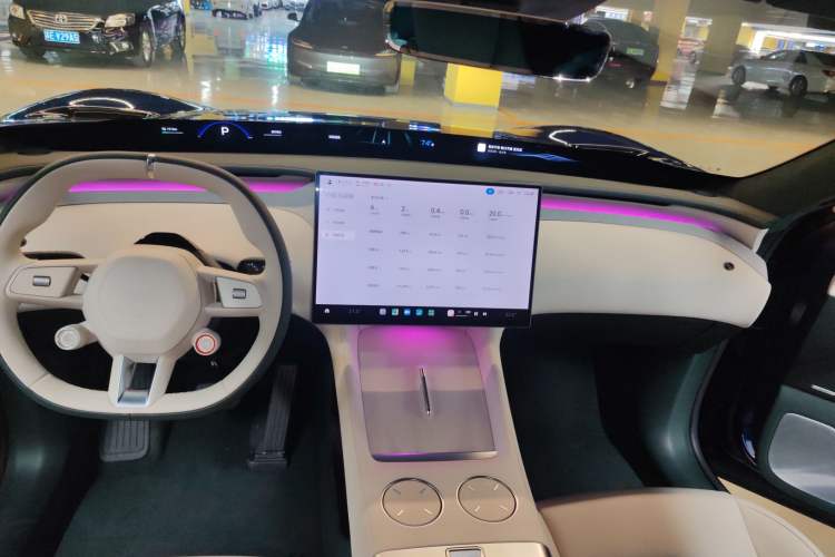 Used Xiaomi Auto YU7 2025 Ultra-Long Range High-Performance All-Wheel-Drive Max Edition Audio And AC Panel