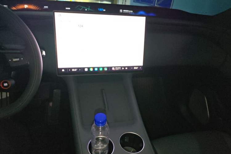 Used Xiaomi Auto YU7 2025 Ultra-Long Range High-Performance All-Wheel-Drive Max Edition Audio And AC Panel
