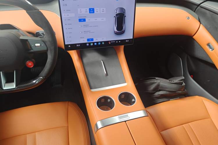 Used Xiaomi Auto YU7 2025 Ultra-Long Range High-Performance All-Wheel-Drive Max Edition Audio And AC Panel