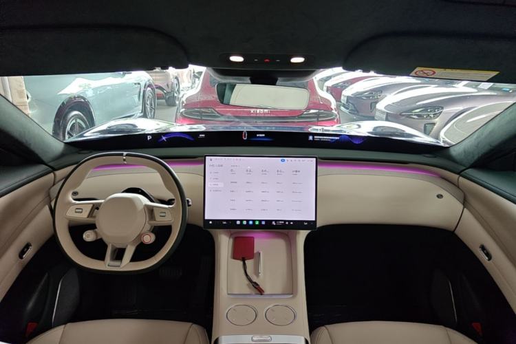 Used Xiaomi Auto YU7 2025 Ultra-Long Range High-Performance All-Wheel-Drive Max Edition Center Console