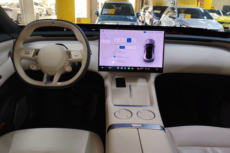 Used Xiaomi Auto YU7 2025 Ultra-Long Range Rear-Wheel Drive Version Center Console