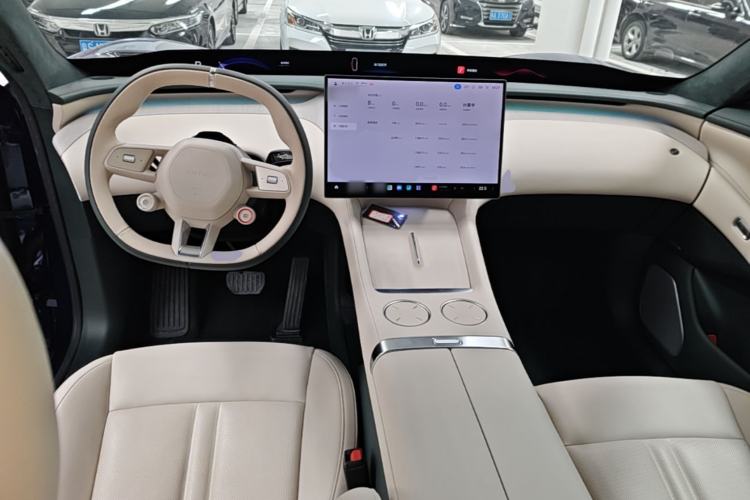 Used Xiaomi Auto YU7 2025 Ultra-Long Range High-Performance All-Wheel-Drive Max Edition Center Console