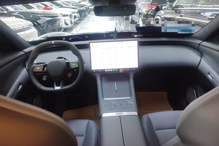 Used Xiaomi Auto YU7 2025 Ultra-Long Range High-Performance All-Wheel-Drive Max Edition Center Console