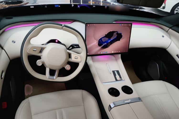 Used Xiaomi Auto YU7 2025 Ultra-Long Range High-Performance All-Wheel-Drive Max Edition Center Console