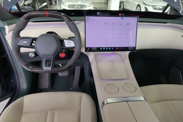 Used Xiaomi Auto YU7 2025 Ultra-Long Range High-Performance All-Wheel-Drive Max Edition Center Console