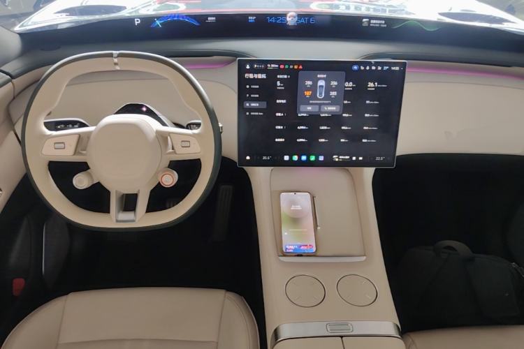 Used Xiaomi Auto YU7 2025 Ultra-Long Range Rear-Wheel Drive Version Center Console