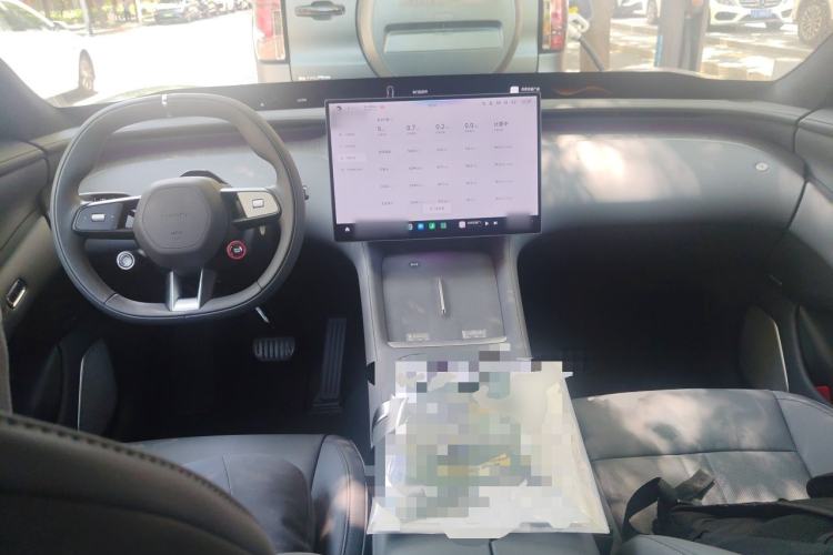 Used Xiaomi Auto YU7 2025 Ultra-Long Range Rear-Wheel Drive Version Center Console