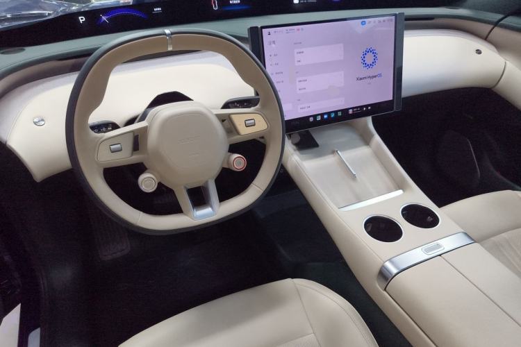 Used Xiaomi Auto YU7 2025 Ultra-Long Range High-Performance All-Wheel-Drive Max Edition Center Console