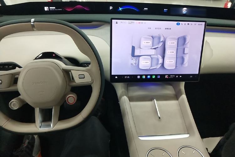 Used Xiaomi Auto YU7 2025 Ultra-Long Range Rear-Wheel Drive Version Center Console