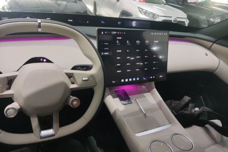 Used Xiaomi Auto YU7 2025 Ultra-Long Range High-Performance All-Wheel-Drive Max Edition Center Console