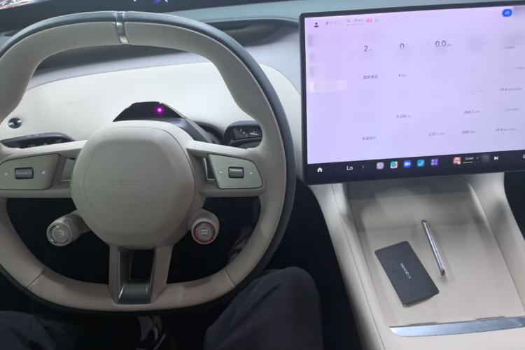 Used Xiaomi Auto YU7 2025 Ultra-Long Range High-Performance All-Wheel-Drive Max Edition Center Console