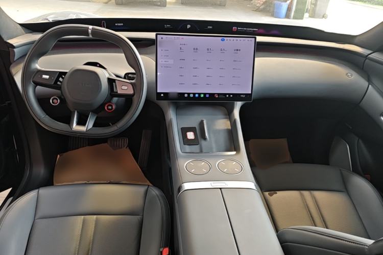 Used Xiaomi Auto YU7 2025 Ultra-Long Range High-Performance All-Wheel-Drive Max Edition Center Console
