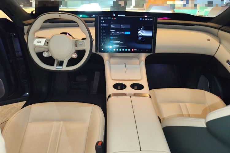 Used Xiaomi Auto YU7 2025 Ultra-Long Range High-Performance All-Wheel-Drive Max Edition Center Console
