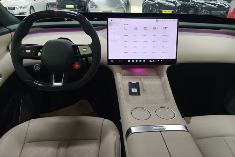 Used Xiaomi Auto YU7 2025 Ultra-Long Range High-Performance All-Wheel-Drive Max Edition Center Console