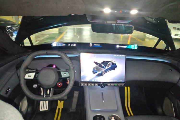Used Xiaomi Auto YU7 2025 Ultra-Long Range High-Performance All-Wheel-Drive Max Edition Center Console