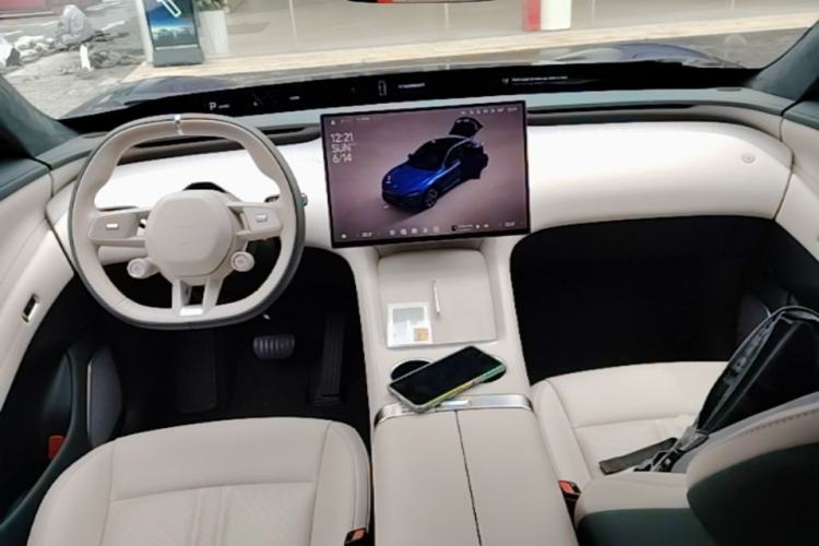Used Xiaomi Auto YU7 2025 Ultra-Long Range High-Performance All-Wheel-Drive Max Edition Center Console