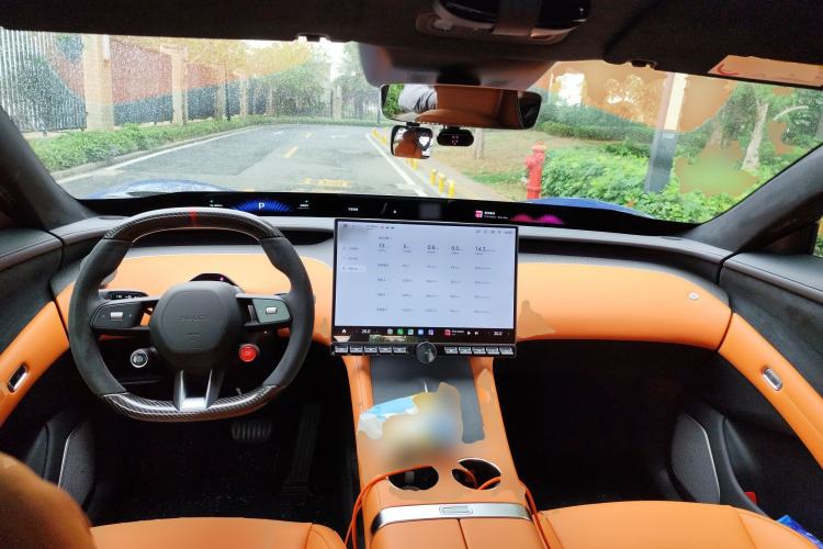 Used Xiaomi Auto YU7 2025 Ultra-Long Range High-Performance All-Wheel-Drive Max Edition Center Console