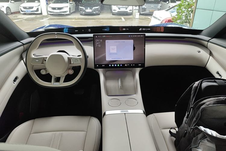 Used Xiaomi Auto YU7 2025 Ultra-Long Range Rear-Wheel Drive Version Center Console