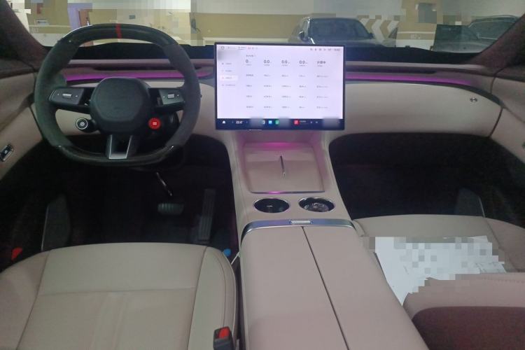 Used Xiaomi Auto YU7 2025 Ultra-Long Range High-Performance All-Wheel-Drive Max Edition Center Console