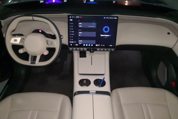 Used Xiaomi Auto YU7 2025 Ultra-Long Range High-Performance All-Wheel-Drive Max Edition Center Console