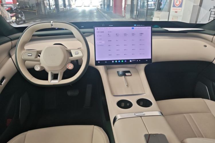 Used Xiaomi Auto YU7 2025 Ultra-Long Range Rear-Wheel Drive Version Center Console