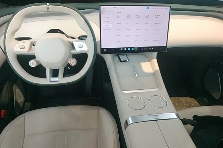 Used Xiaomi Auto YU7 2025 Ultra-Long Range High-Performance All-Wheel-Drive Max Edition Center Console