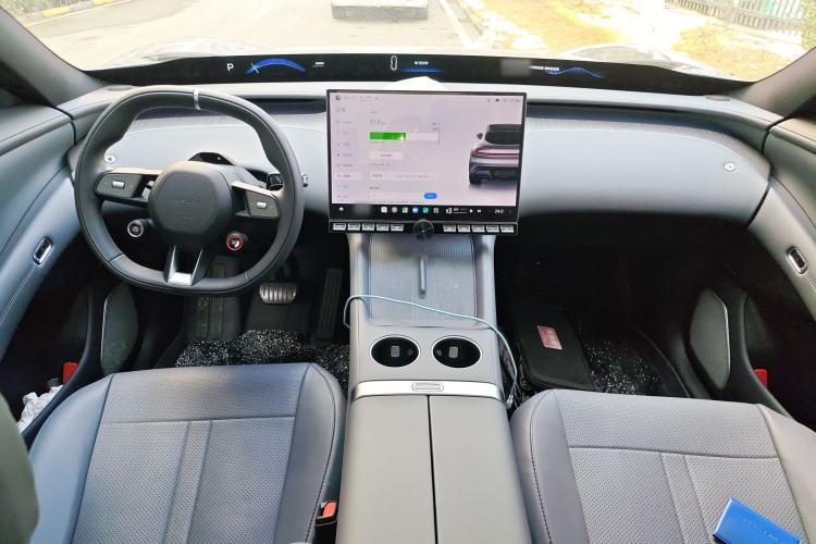 Used Xiaomi Auto YU7 2025 Ultra-Long Range Rear-Wheel Drive Version Center Console