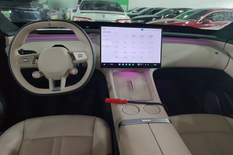 Used Xiaomi Auto YU7 2025 Ultra-Long Range High-Performance All-Wheel-Drive Max Edition Center Console