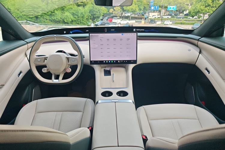Used Xiaomi Auto YU7 2025 Ultra-Long Range Rear-Wheel Drive Version Center Console