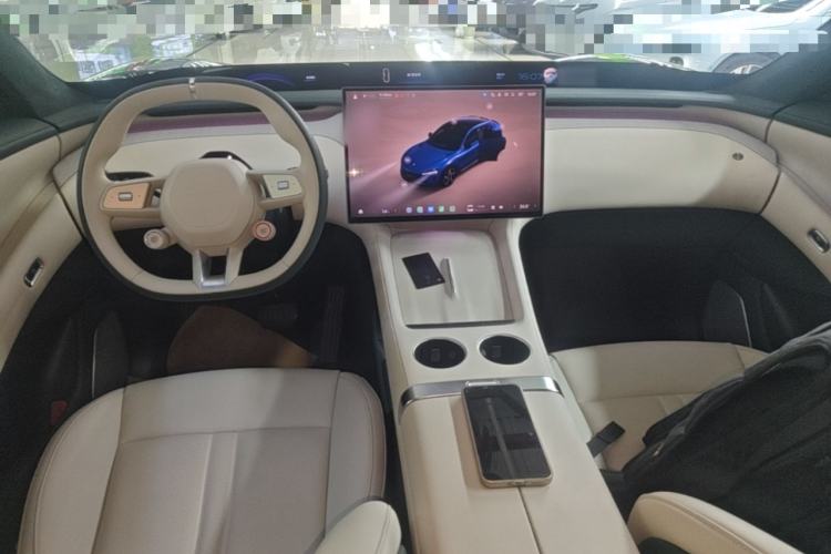 Used Xiaomi Auto YU7 2025 Ultra-Long Range High-Performance All-Wheel-Drive Max Edition Center Console