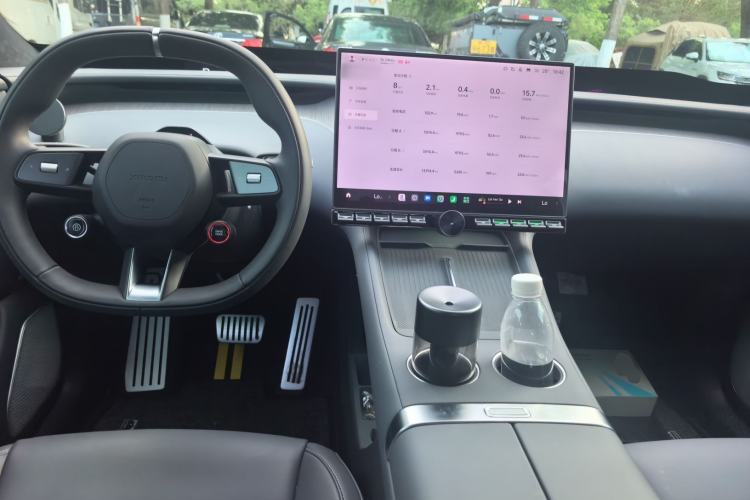 Used Xiaomi Auto YU7 2025 Ultra-Long Range High-Performance All-Wheel-Drive Max Edition Center Console