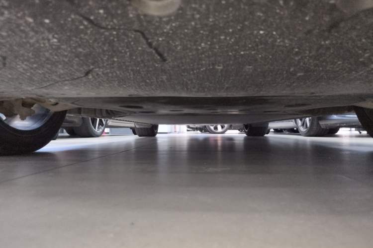 Used Xiaomi Auto YU7 2025 Ultra-Long Range High-Performance All-Wheel-Drive Max Edition Chassis Front