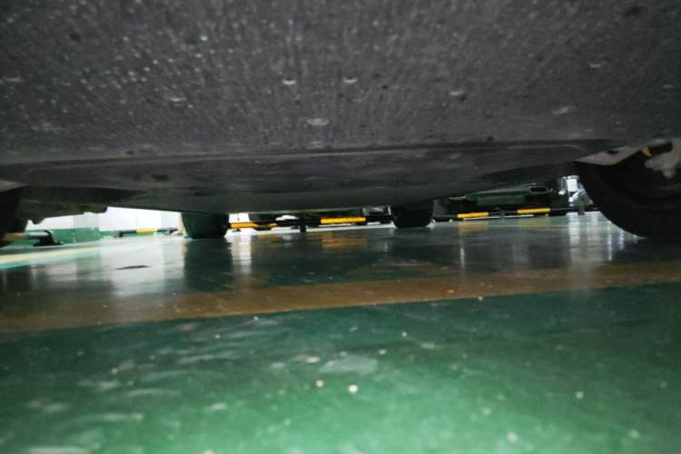 Used Xiaomi Auto YU7 2025 Ultra-Long Range High-Performance All-Wheel-Drive Max Edition Chassis Front