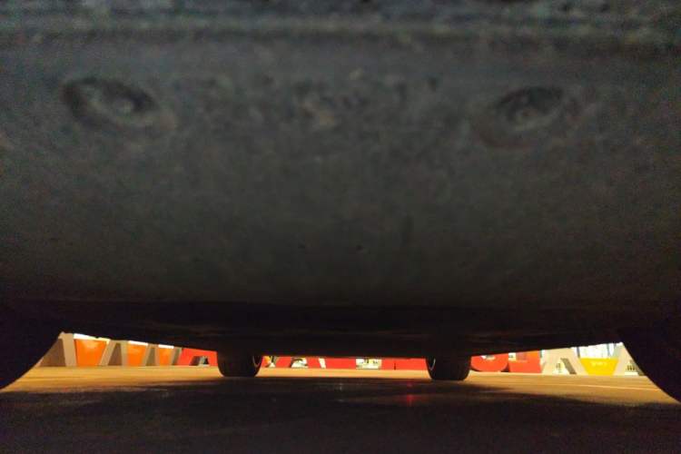 Used Xiaomi Auto YU7 2025 Ultra-Long Range High-Performance All-Wheel-Drive Max Edition Chassis Front