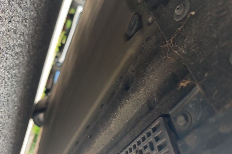 Used Xiaomi Auto YU7 2025 Ultra-Long Range High-Performance All-Wheel-Drive Max Edition Chassis Front Left