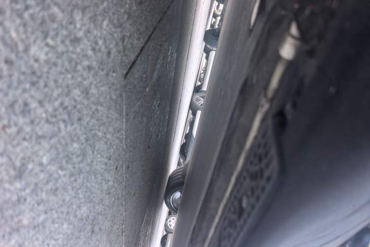 Used Xiaomi Auto YU7 2025 Ultra-Long Range High-Performance All-Wheel-Drive Max Edition Chassis Front Left