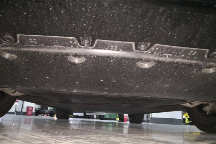 Used Xiaomi Auto YU7 2025 Ultra-Long Range High-Performance All-Wheel-Drive Max Edition Chassis Front