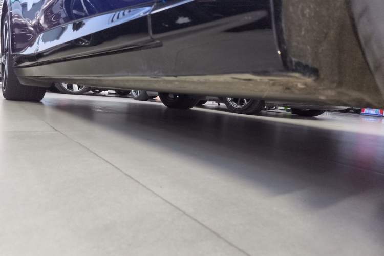 Used Xiaomi Auto YU7 2025 Ultra-Long Range High-Performance All-Wheel-Drive Max Edition Chassis Front Right