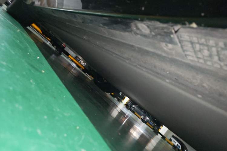Used Xiaomi Auto YU7 2025 Ultra-Long Range High-Performance All-Wheel-Drive Max Edition Chassis Front Right