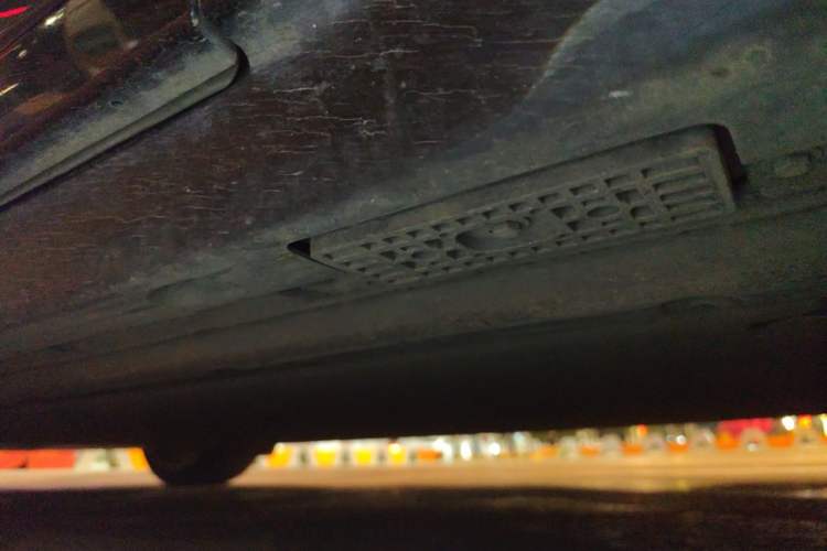 Used Xiaomi Auto YU7 2025 Ultra-Long Range High-Performance All-Wheel-Drive Max Edition Chassis Front Right