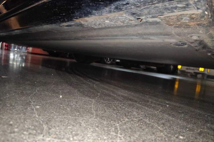 Used Xiaomi Auto YU7 2025 Ultra-Long Range High-Performance All-Wheel-Drive Max Edition Chassis Front Right